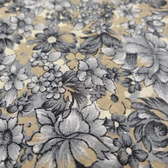 Grey Floral Saree - Unstitched- NEW ! - Picture 2 of 8